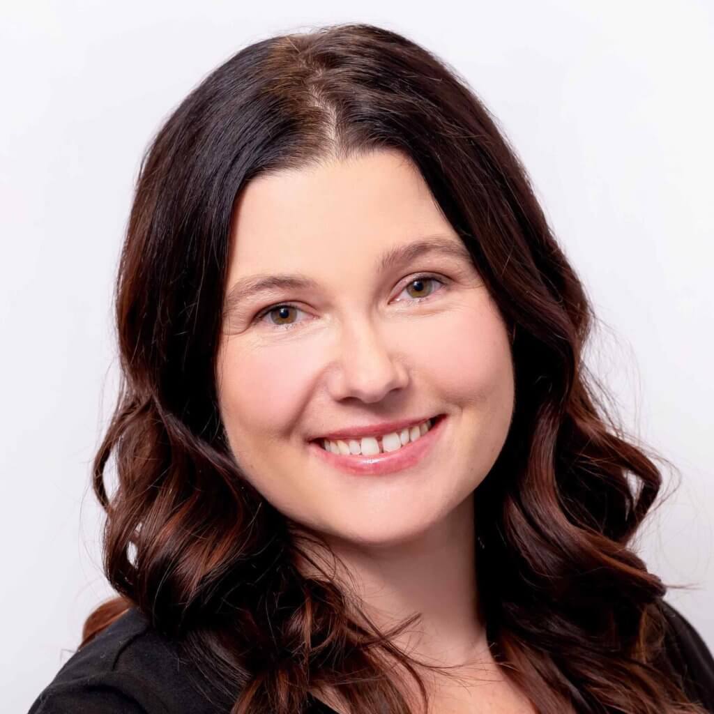 Melissa Koenig is a physiotherapist and the Manager of 3rd Party Administration at Craven SPORT services in Saskatoon. Her physiotherapy practice is based is evidence-based, professional, and comprehensive.